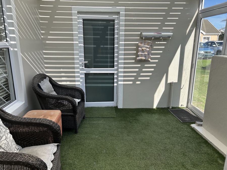 2 Bedroom Property for Sale in Guldenland Western Cape